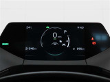 展示車は全てトヨタの車を知り尽くしたエキスパートが基本性能に関わる機能や状態を徹底的にチェックしています。消耗部品の事前交換など法定12ヶ月点検相当の点検・整備を必ず実施しています。