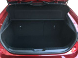 【トノカバー付き】荷物を隠しておけるので防犯や耐候性の向上の役割を担っています。 車外へ荷物が見えません。