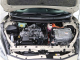 【エンジンルーム】エンジンルームもキレイに洗浄されています。ご納車前にしっかり整備させて頂きますので、ご安心ください。