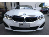 BMWの代名詞の【キドニーグリル】グリルが腎臓のように見えるので【キドニー】と呼ばれるようになりました。一目見ただけでBMWであると認識できる確固たるアイコンとして存在感を放ちます。