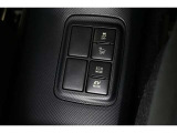 3つの走行モードがあります。『EVモード』はモーターのみで走行しガソリンを消費しないハイブリッド車ならではの環境にも優しい走行です。