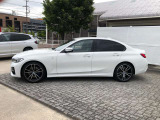 正規ディーラーのBMW専門メカニックが360&deg;納車前点検を徹底的にチェックいたします。点検整備料は車両価格に含まれ、法令12カ月点検が必要な場合も車両価格に含まれます。