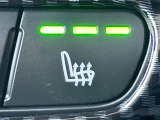 ●フロントシートヒーティング:運転席・助手席共に三段階で調節が可能なシートヒーターを装備しております。季節を問わず快適にご使用いただけます。