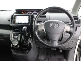 運転席廻りです。