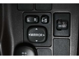 狭い場所も苦になりません。電動格納ドアミラー装備。