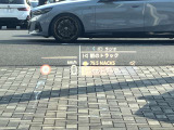 人気のヘッドアップディスプレイ!現在の車速、ナビゲーション・システムによるルート案内の矢印表示、チェック・コントロール、前車接近警告など、さまざまな情報をドライバーの視界内に直接表示いたします!