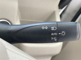 【 オートライト 】オートライトなのでライトの点け忘れを気にすることなく運転が出来ます♪