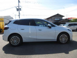 新車登録から7年目まで、最長4年間の走行距離無制限保証をご用意。ご購入後も安心が長く続きます。