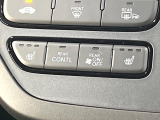 【シートヒーター】寒い日に重宝するシートヒーター!エアコンより早く温まってくれるので寒がりの人も安心ですね♪エアコンの温風は乾燥するから苦手、という方にもをおすすめです。
