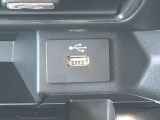 USB入力端子があります