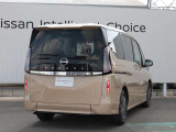 セレナ 2.0 XV チェアキャブ スロープタイプ 車いす2名仕様
