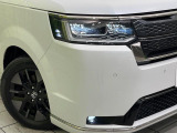 【LEDヘッドライト】悪天候や夜間走行時も良好な視界を確保し安心して運転できる高輝度LEDヘッドライトを装備!点灯速度が早く、消費電力も抑えられています。