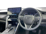 運転席まわりです。 各操作スイッチは使いやすい位置に配置されてます。