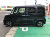 納車前にはプロのメカニックが点検、整備を行いますので安心してお乗り頂けます。