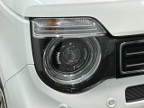 LEDヘッドライトは、点灯の瞬間から最大光量を発揮し、突然暗くなるトンネルなどでの安定感を高めます。