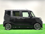 ドアは約90度に開くので荷物も積み込みやすく、乗り降りもしやすい♪ ロングドライブも快適に過ごせる工夫がいっぱいです♪♪