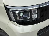 LEDヘッドランプで夜間走行も安心安全です。