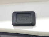 【パワーバックドア】スマートキーや運転席のボタンを押すだけでリアゲートが自動で開閉します!荷物を持っている時や、高い位置にあるバックドアを閉める際に便利な機能です♪