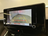 バックギアに入れると、このように後方が映し出されます!駐車の際とても安心!便利!最終確認はご自身の目と耳で必ず行ってください!
