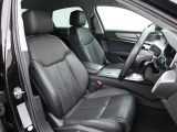 Audi車はどの車種も全てレザーハンドルです。そこにはAudiのこだわりがあり質感の高いレザーでしっかりと手に馴染み、高級感を演出します。