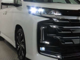 高輝度で点灯速度が速く、しかも消費電力の少ないLEDヘッドライトが装備されています!LEDの明るい光が走行中の視界の確保をサポートして、夜のドライブがより楽しく安全に運転できます♪