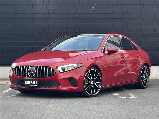 Aクラス A250 4MATIC 4WD 本革シート