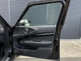 ◆LIBERALAは、輸入車選びの新たなスタイルを提案するインポート・セレクト・ブランドです。オーナー様となる方がクルマから直接感じる感性を第一にした、最良の一台との出会いをコーディネートいたします。