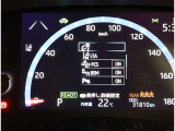 とっても見やすいメーターです。夜間時はラグジュアリーな気分にさせてくれる照明が魅力ですので、夜のドライブも楽しみになりますよ♪