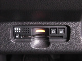 ETC車載器付きで、高速道路への乗り降りもスムーズです。音声ガイドタイプなので、ゲート通過時や利用料金、カードの有効期限などを案内してくれます。