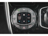 運転席と助手席でそれぞれお好みの温度設定が可能です。便利です♪