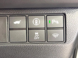 【パワーバックドア】スマートキーや運転席のボタンを押すだけでリアゲートが自動で開閉します!荷物を持っている時や、高い位置にあるバックドアを閉める際に便利な機能です♪