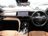 【運転席・インパネまわり】ハンドル・シート・フロアーなど隅々までプロによるクリーニング済み☆彡キレイな車内でドライブが一層快適にお楽しみいただけます!!