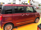 車両右側面からの写真になります。車をご覧になりたい時はお気軽に最寄りの店舗へご相談下さい。