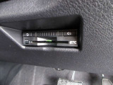 【ETC車載器】は、ビルトインタイプですっきり収納され、見た目も使い勝手も満足のアイテムです。