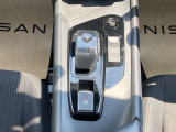 操作がしやすいマウス型シフトレバーになっています!