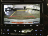 バックガイドモニターで、後方を確認しながら安心して駐車することができます。運転初心者も熟練者も必須の機能ですよ!