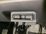 ハンドルの真下にETCがついています。高速道路の料金所の通過も楽々です。カードの取り出しもしやすい場所についています。