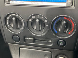 寒い冬も暑い夏も全席に快適な空調を届けてくれる、ダイヤル式エアコンを装備♪
