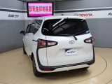 広々とした車内空間に優れた燃費性能。更にデザインも上質で人気のお車です!