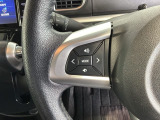 ステアリングにオーディオ操作スイッチが付いています。オーディオ画面に直接タッチしなくても操作が出来ますので、運転に集中できます。
