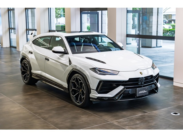 ウルス ペルフォルマンテ 4WD