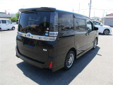 走りにこだわりながら収納力も持ち合わせたお車です。荷物を載せて軽快なドライブを楽しめますよ♪