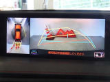 バックガイドモニターを装備しています、車庫入れもラクラクです。パノラミックビューモニターを搭載しています、上からの画像も表示されます。