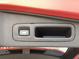 パワーテールゲートは高さを記憶できるメモリー機能付き。荷物が多い時もボタンひとつで開閉でき、毎日の使いやすさがぐっと高まります。