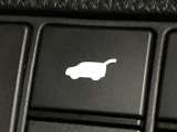 【パワーバックドア】スマートキーや運転席のボタンを押すだけでリアゲートが自動で開閉します!荷物を持っている時や、高い位置にあるバックドアを閉める際に便利な機能です♪