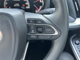 【レーダークルーズコントロール(全車速追従機能付】車内前方に装備されたカメラで先行車を認識し、車速に応じた車間距離を保ちながら追従走行を支援します。