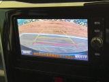 【バックカメラ】駐車時に後方がリアルタイム映像で確認できます。大型商業施設や立体駐車場での駐車時や、夜間のバック時に大活躍!運転スキルに関わらず、今や必須となった装備のひとつです!