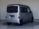 バックカメラが付いているのでバックでの車庫入れも安心です。
