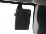 ◆ドライブレコーダー◆映像・音声などを記録する自動車用の装置です。 もしもの事故の際の記録はもちろん、旅行の際の思い出としてドライブの映像を楽しむことができます。