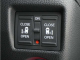 ◆両側電動スライドドア◆狭い駐車場でも乗り降りが楽々♪お子様が隣の車にドアを当ててしまう心配もございません!小さなお子様連れの方もこれで安心。